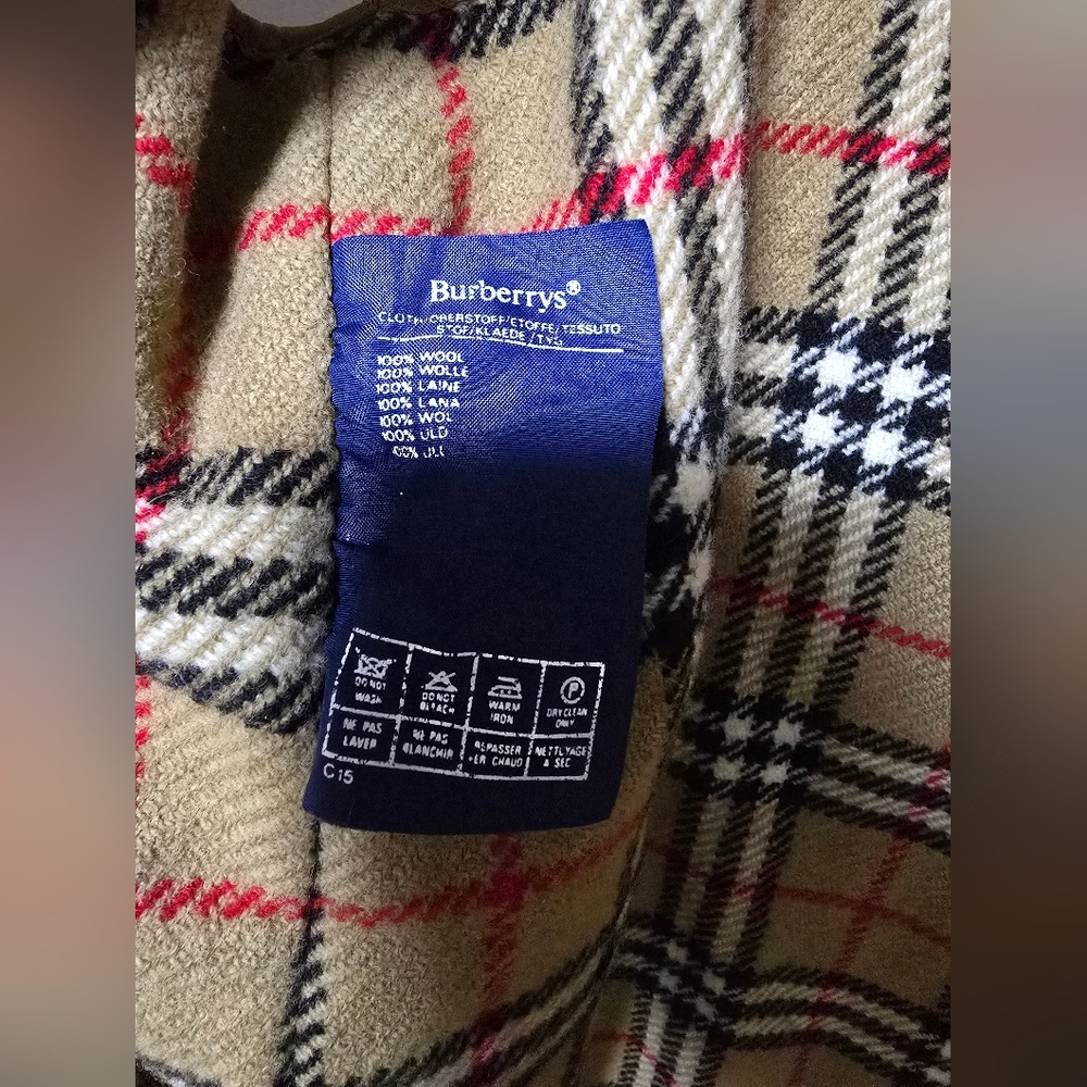 Vintage Burberry Trench Coat, With Removable Wool Liner - Picture 15 of 15